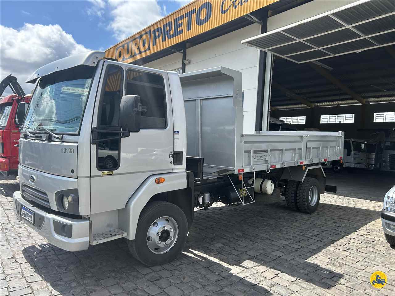 CAMINHAO FORD CARGO 1119 Caçamba Basculante Toco 4x2 Ouro Preto Caminhões LAGES SANTA CATARINA SC